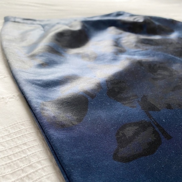 RED VALENTINO NAVY BLACK FLORAL SATIN HIGH RISE PENCIL SKIRT - XS - Picture 7 of 9